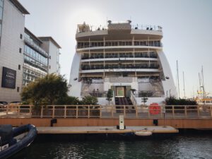 Ein Casino in einem Schiff auf Gibraltar